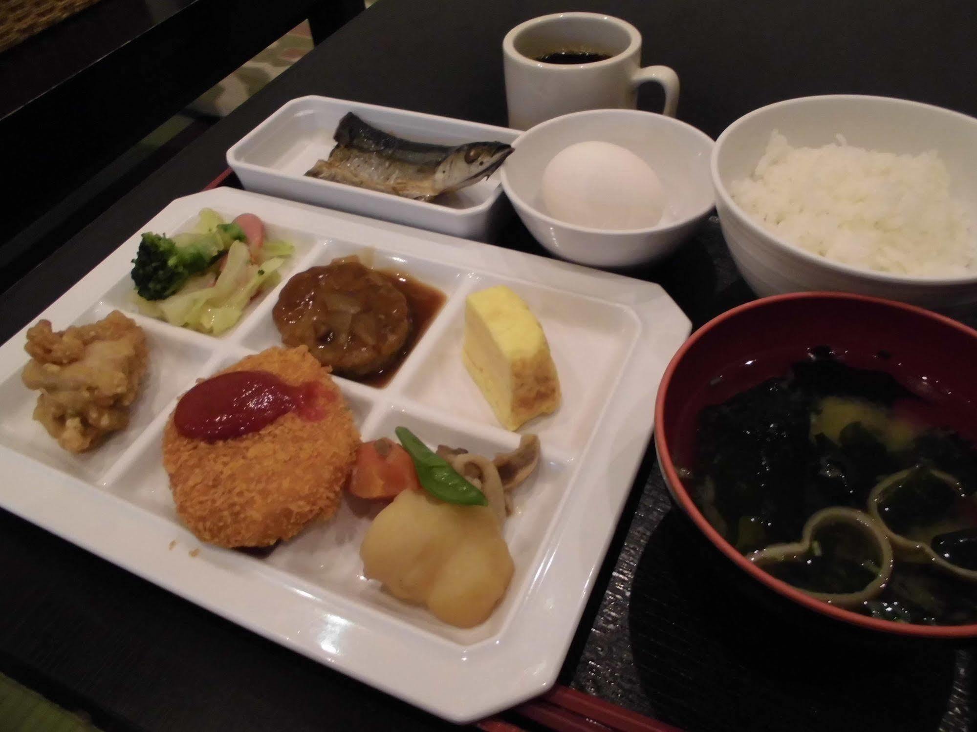 Wellbe Meieki Nagoya Buitenkant foto